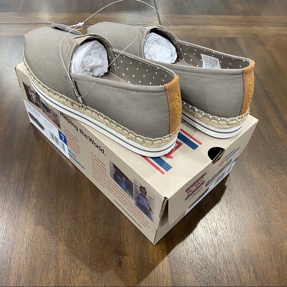 🔥 BOBS Skechers Breeze Memory Foam Canvas Loafers - Picture 5 of 7